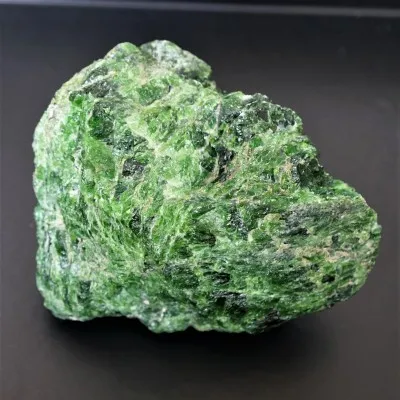 Chromdiopsid přírodní minerál 473g, Rusko