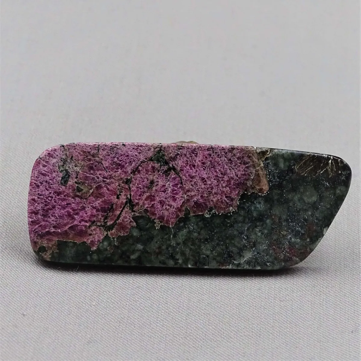 Eudialyte polished plate 17,9g, Russia