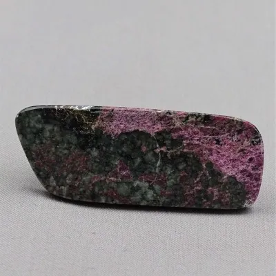Eudialyte polished plate 17,9g, Russia