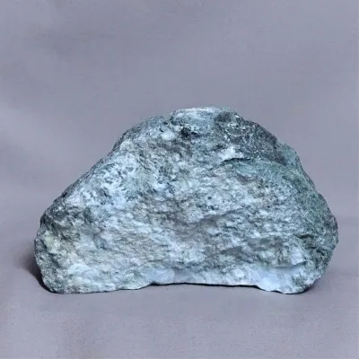 Larimar přírodní surový minerál 747g, Dominikánská republika