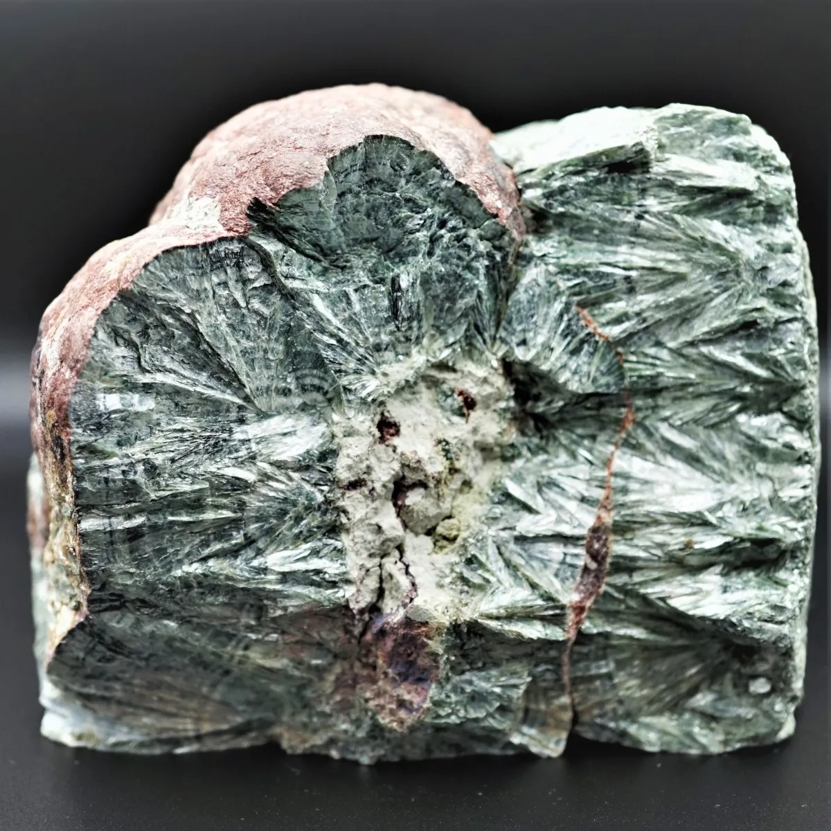 Serafinit surový minerál 1179g Rusko