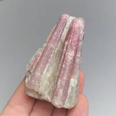 Rubelit / Turmalin 89,6g, Brasilien