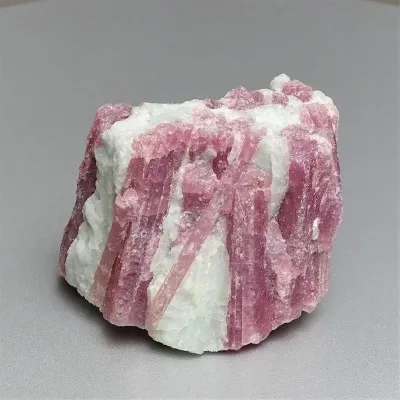 Rubelite/red tourmaline 111,7g, Brazil