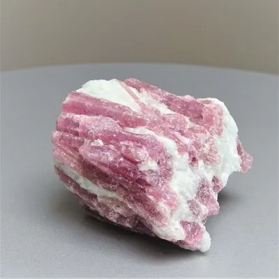 Rubelit / Turmalin 111,7g, Brasilien
