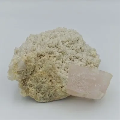 Morganit Naturkristall in Albit Sammlungsstück 612g, Afghanistan