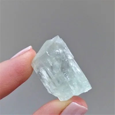 Natürlicher Hiddenit-Kristall 13g, Afghanistan