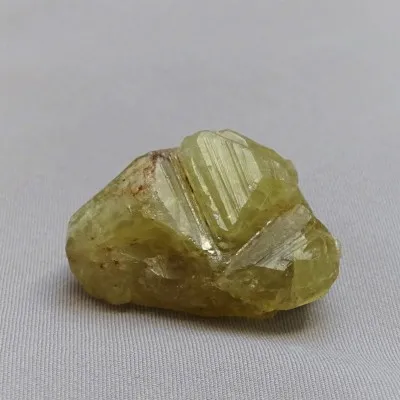 Granat Grosular Zitronenkristall 57,2 g, Mali