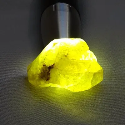 Granát lemon krystal 57,2g, Mali