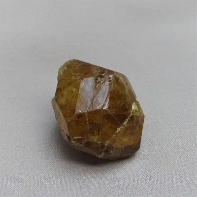 Granát grosulár krystal 54,6g, Mali