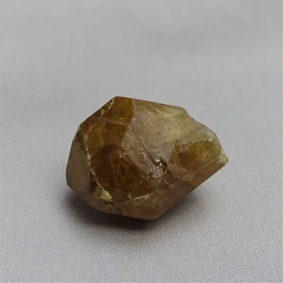 Granát grosulár krystal 54,6g, Mali