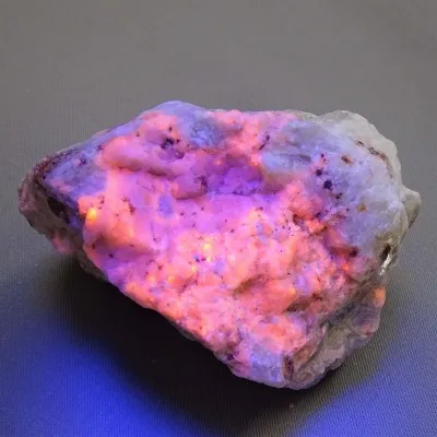 Hackmanite raw mineral 346g, Afghanistan