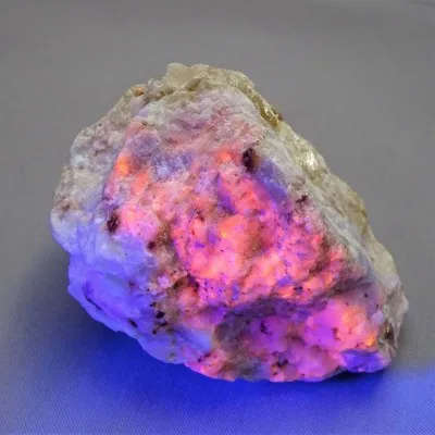 Hackmanite raw mineral 346g, Afghanistan