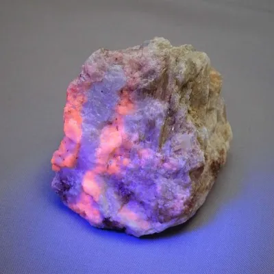 Hackmanit surový minerál 346g, Afganistán