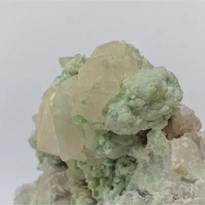 Pollucite seltenes Sammlungsmineral 1822g, Afghanistan
