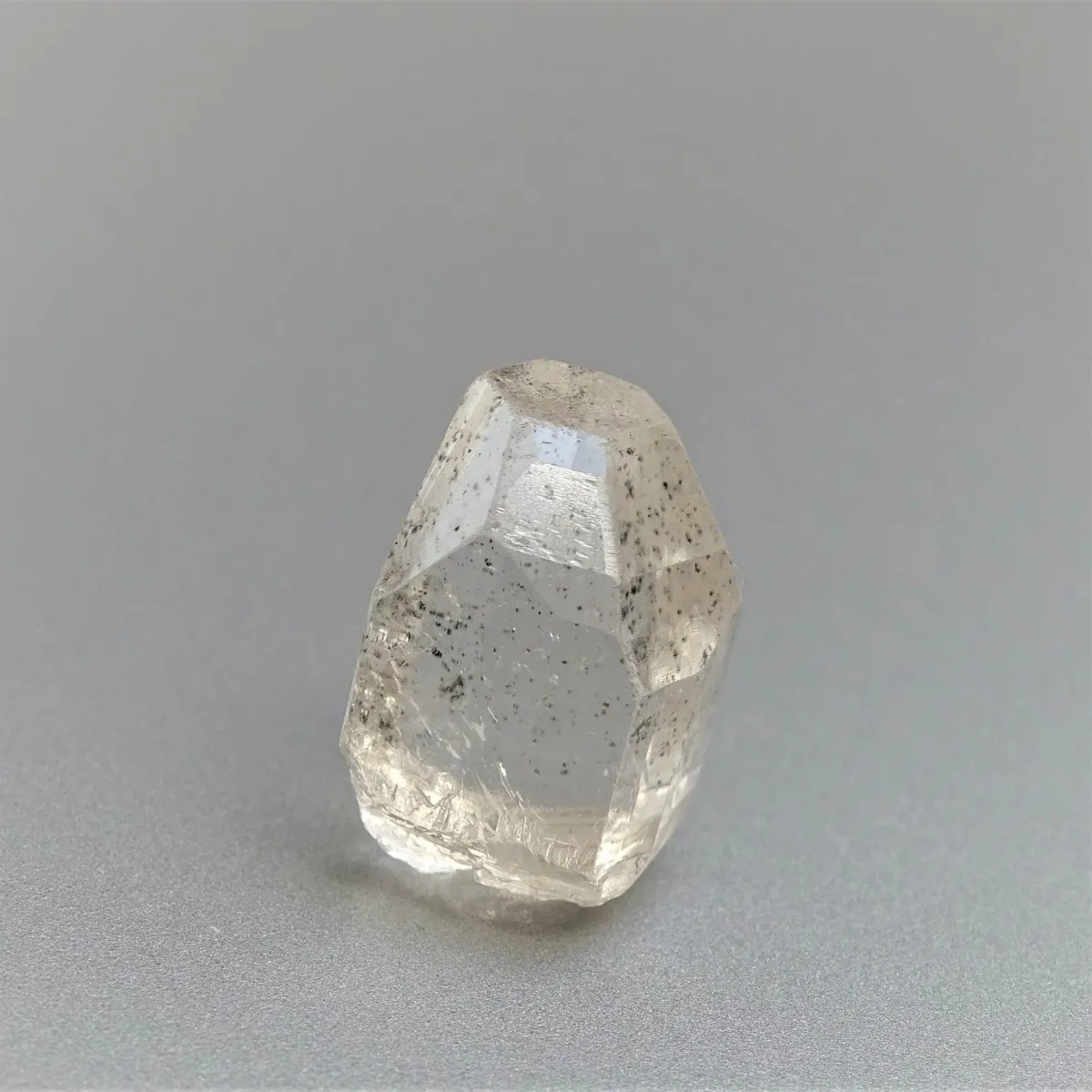 Topaz natural crystal 8g, Pakistan