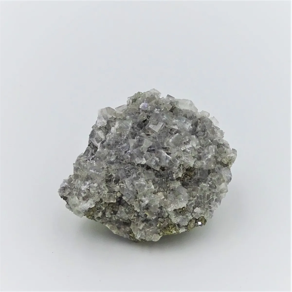 Fluorit s pyritem (Peru), sbírkový kus