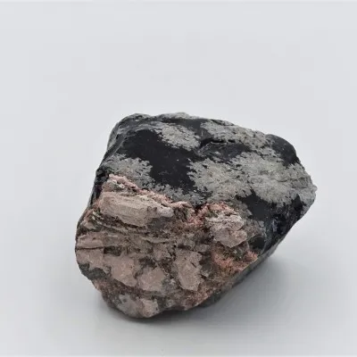 Obsidián vločkový 154g, USA