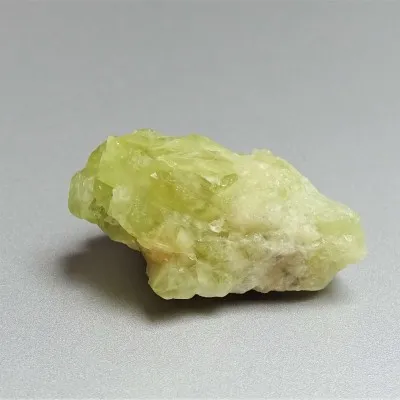 Brasilianit-Kristalle in Drusen 36,7g, Brasilien