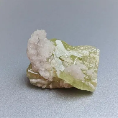 Brazilianit krystal 20,7g, Brazílie