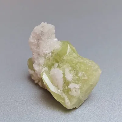 Brazilianit krystal 20,7g, Brazílie