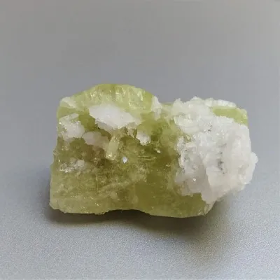 Brazilianit krystal 20,7g, Brazílie