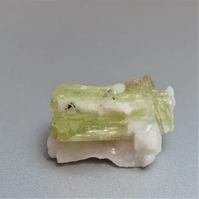 Brazilianit krystal 28,2g, Brazílie