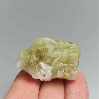 Brazilianit krystal 28,2g, Brazílie