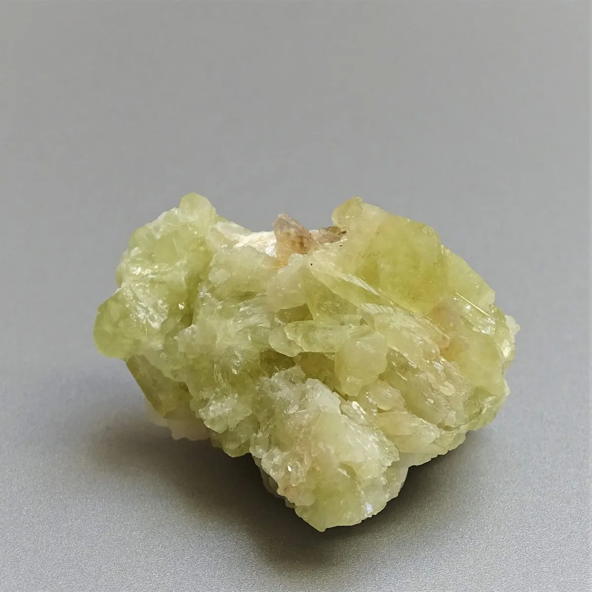 Brazilianit srostlice krystalů 37,7g, Brazílie