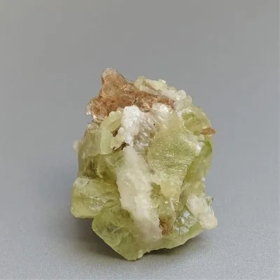Brasilianit-Kristalle in Drusen 33,3g, Brasilien