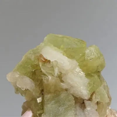 Brazilianit srostlice krystalů 33,3g, Brazílie