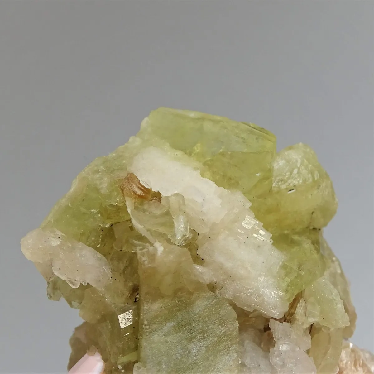 Brazilianite crystals in druse 33.3g, Brazil