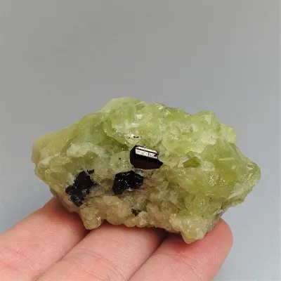 Brazilianit srostlice krystalů 86,3g, Brazílie