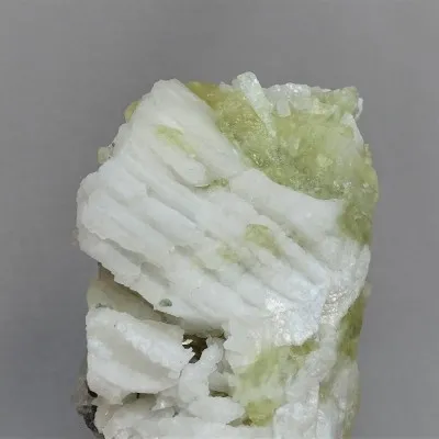 Brazilianit srostlice krystalů 206g, Brazílie