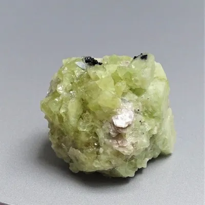 Brazilianit srostlice krystalů 128g, Brazílie