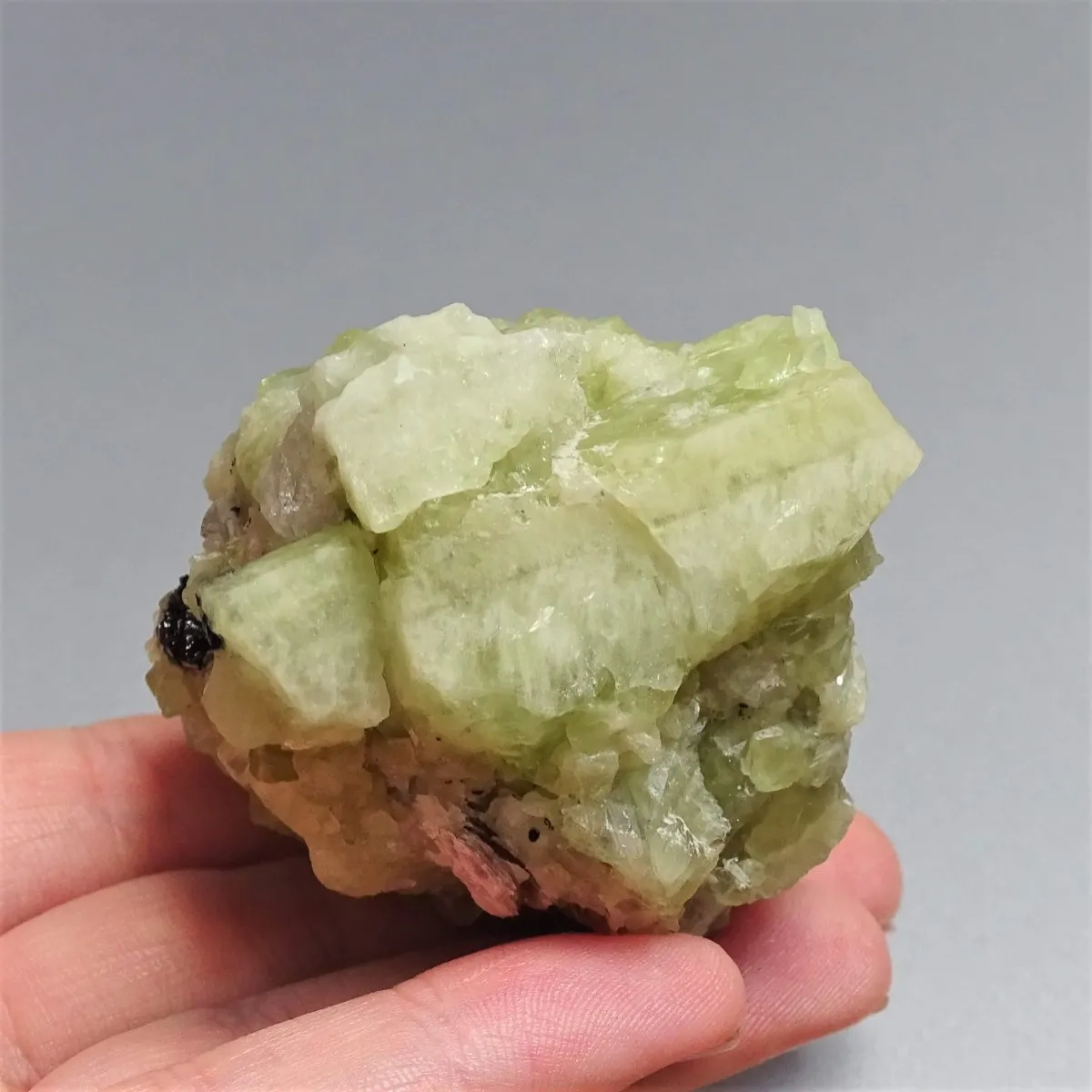 Brazilianit srostlice krystalů 128g, Brazílie