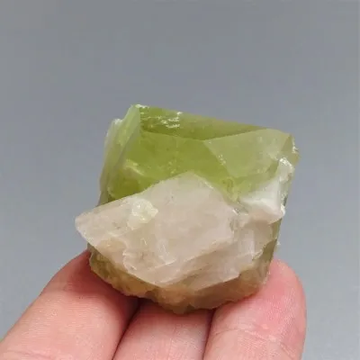Brazilianit krystal 39,5g, Brazílie