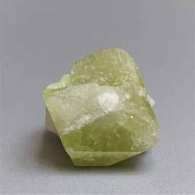 Brazilianit krystal 39,5g, Brazílie