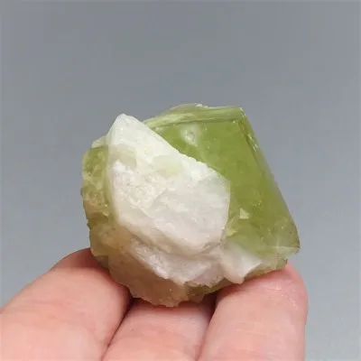 Brazilianite crystals in druse 39.5g, Brazil