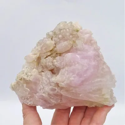Růženín krystalický sbírkový kus 665g, Brazílie
