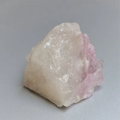 Rose quartz crystal 174g, Brazil