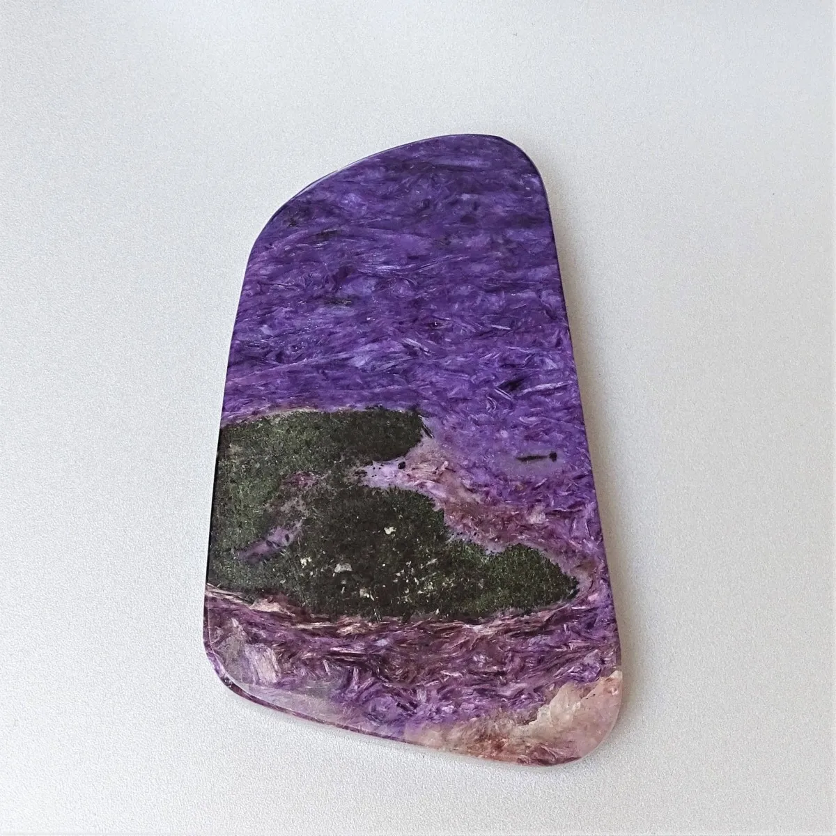 Charoit / Charoit polierter Teller 107,7g, Russland