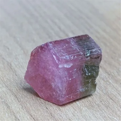 Turmalín Elbait přírodní krystal 33,1g, USA