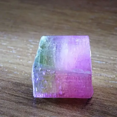 Turmalín Elbait přírodní krystal 33,1g, USA