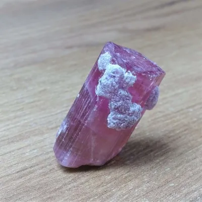 Turmalín přírodní krystal 42,4g, USA
