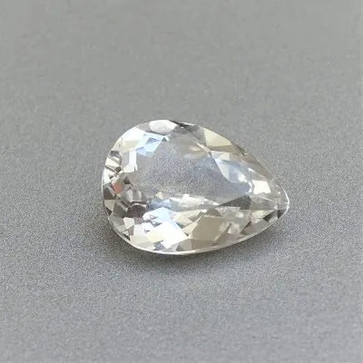 Topas im Naturschliff weiß 6,34 ct, Brasilien