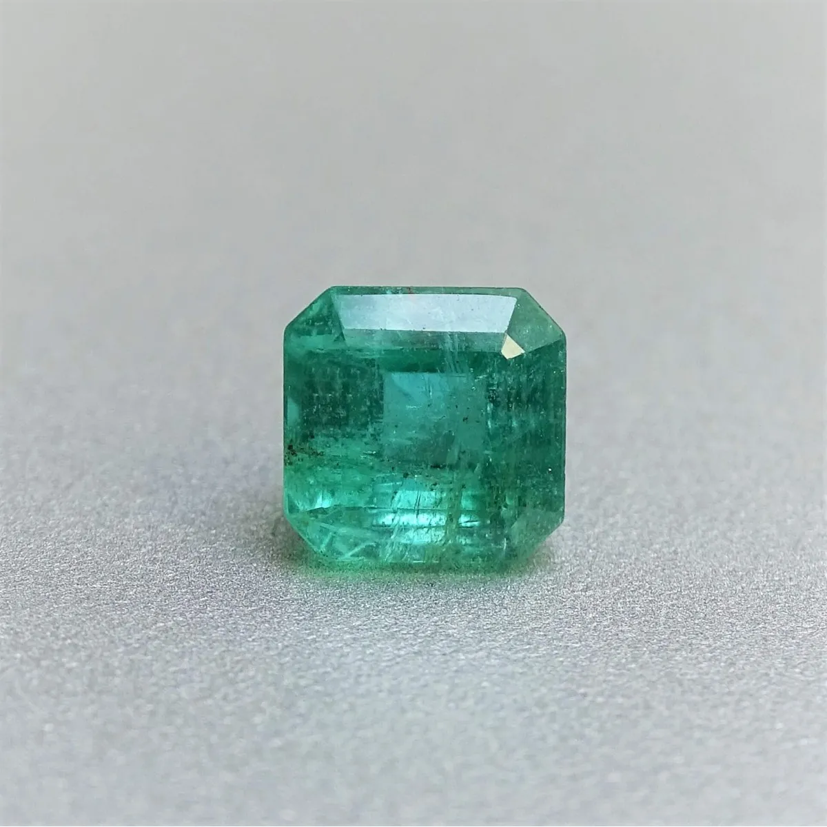 Emerald natural cut 2.30ct, Colombia