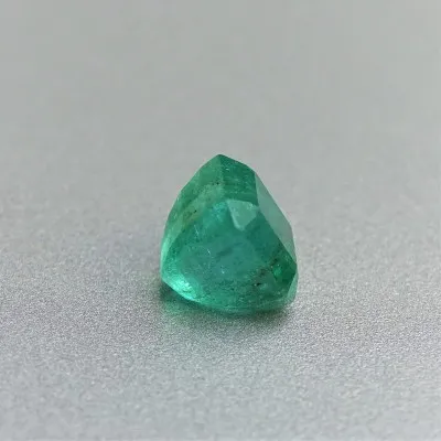 Smaragd im Naturschliff 2,30 ct, Kolumbien