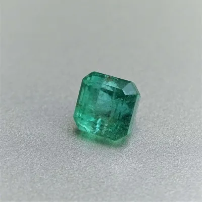 Smaragd im Naturschliff 2,30 ct, Kolumbien