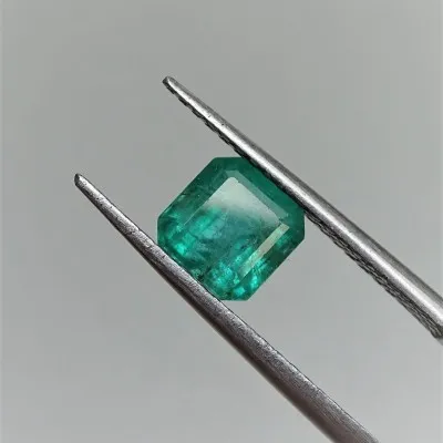 Emerald natural cut 2.30ct, Colombia