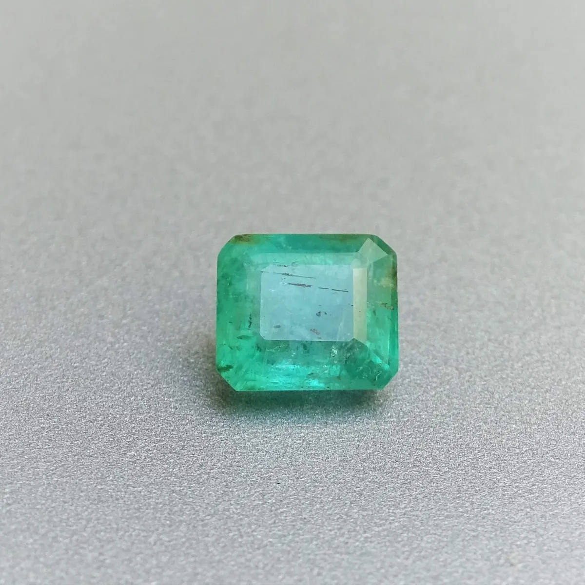 Smaragd im Naturschliff 1,92 ct, Sambia